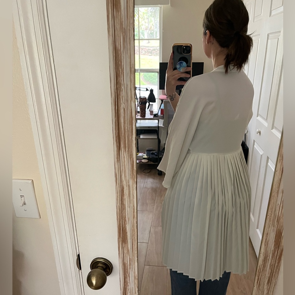NWOT white pleated Kimono style cover up jacket kimchi blue - Picture 5 of 10